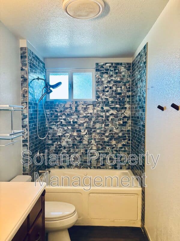 Vacaville House: 349 Temple Drive