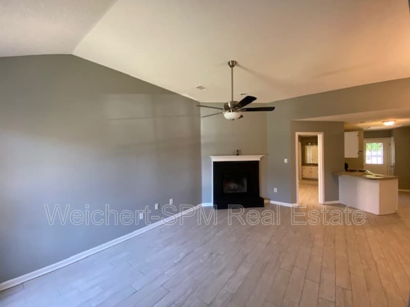 Memphis House: 5508 Emerald Hills Drive