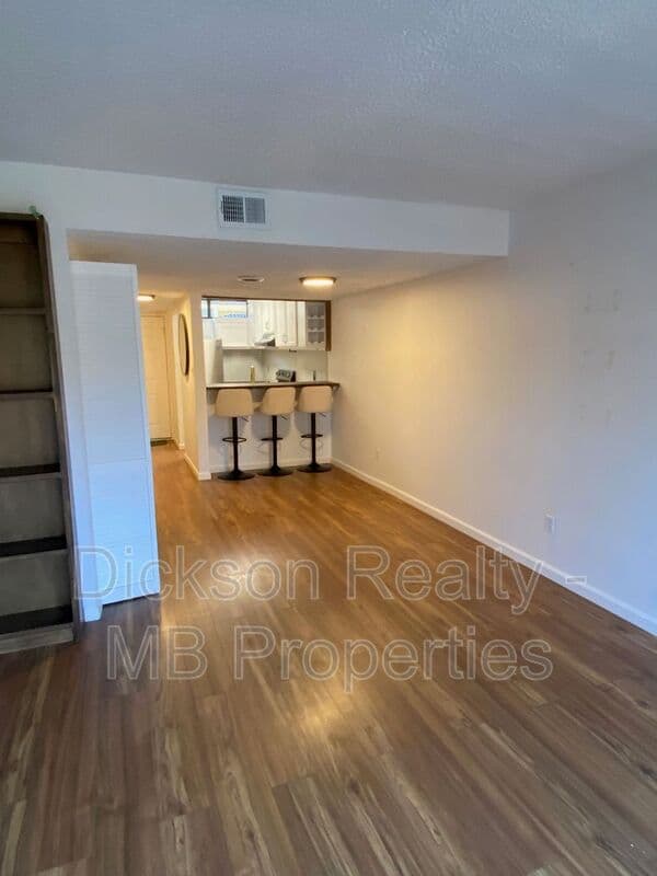 Reno House: 861 Nutmeg Place