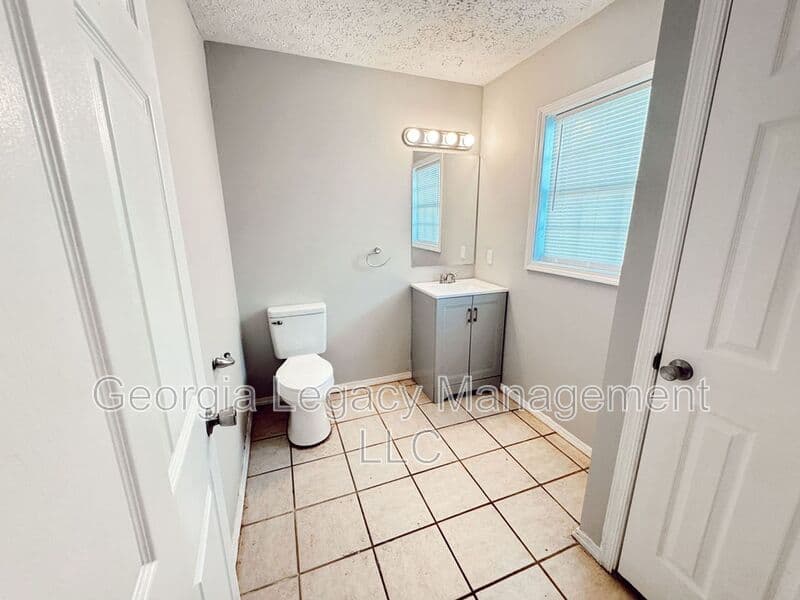Cleveland House: 896 Campbell St