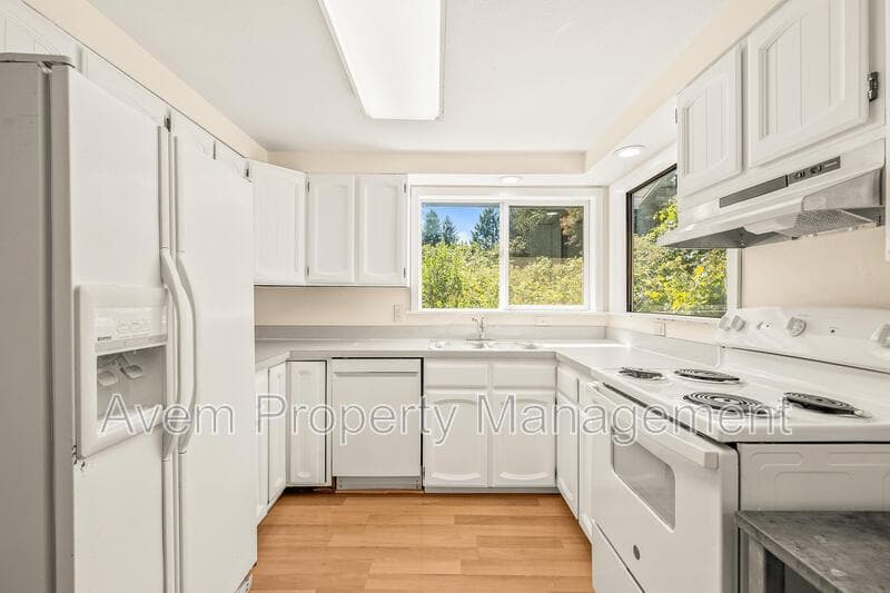 Portland House: 5103 SW Nevada Court