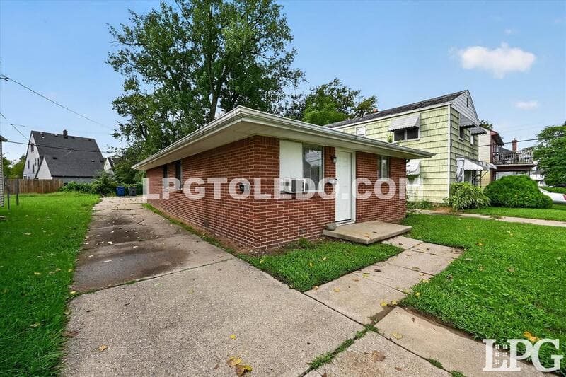 Toledo Condo: 1913 Kensington Rd. A