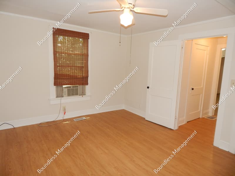 Atlanta House: 624 Waldo St SE