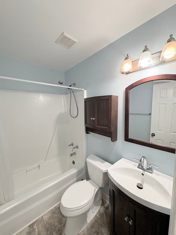 Blythewood House: 311 Derrick Ln