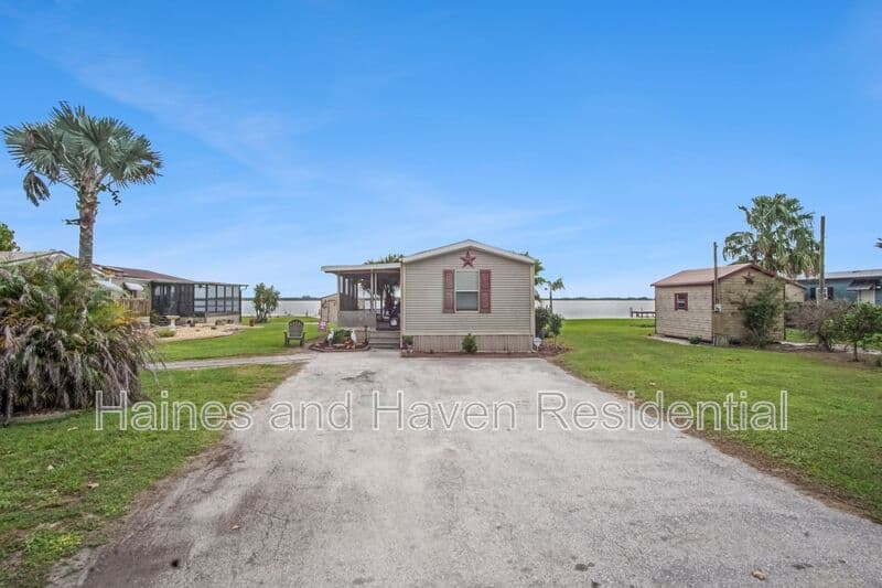 Haines City House: 3208 Lakeview Dr