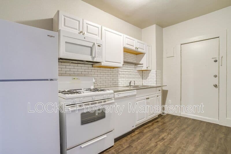 Fort Worth House: 1411 6th Avenue