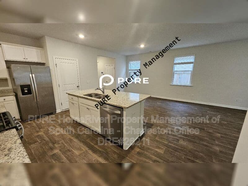 Summerville House: 108 Sweet Cherry Ln