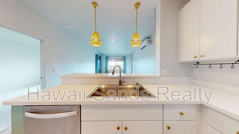 Kapolei House: 91-4099 Hikuono St