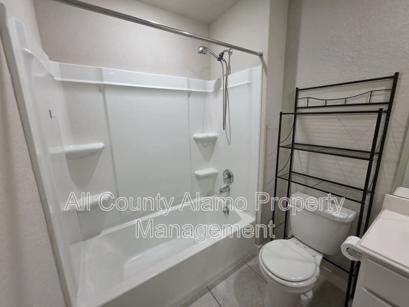 San Antonio House: 12334 Tower Forest