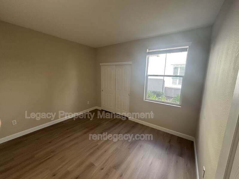 Folsom Condo: 108 Esplanade Circle