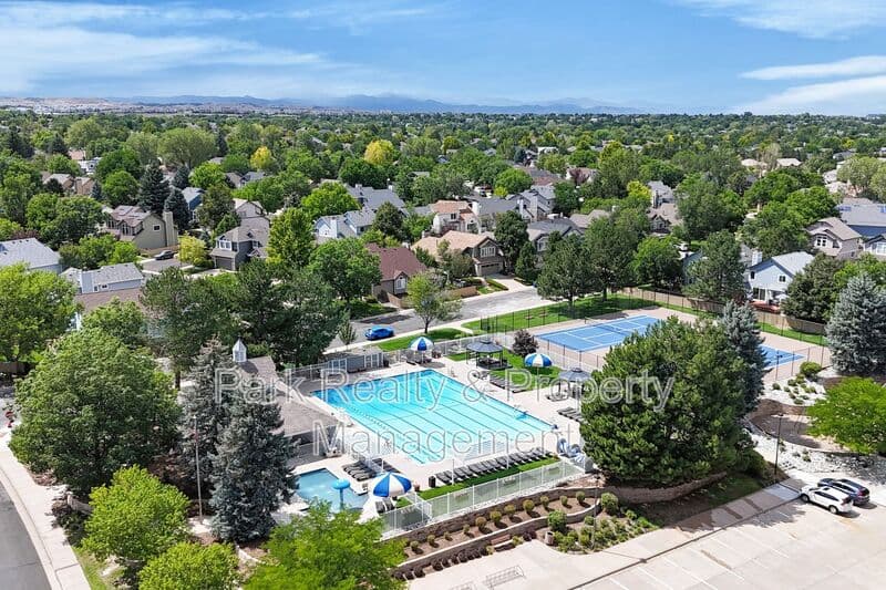 Parker House: 17206 Niwot Pl