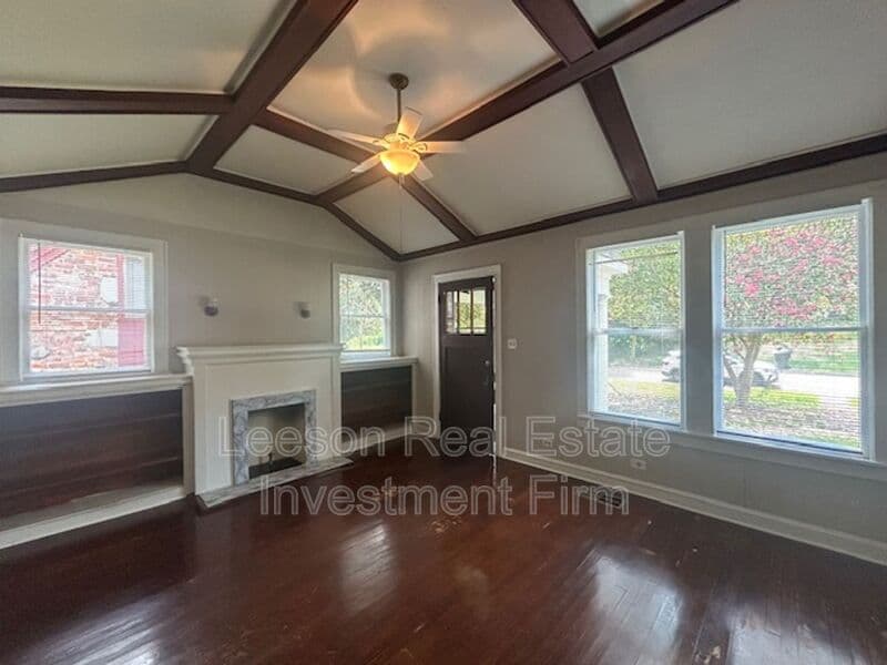 Shreveport House: 3349 Alexander Ave