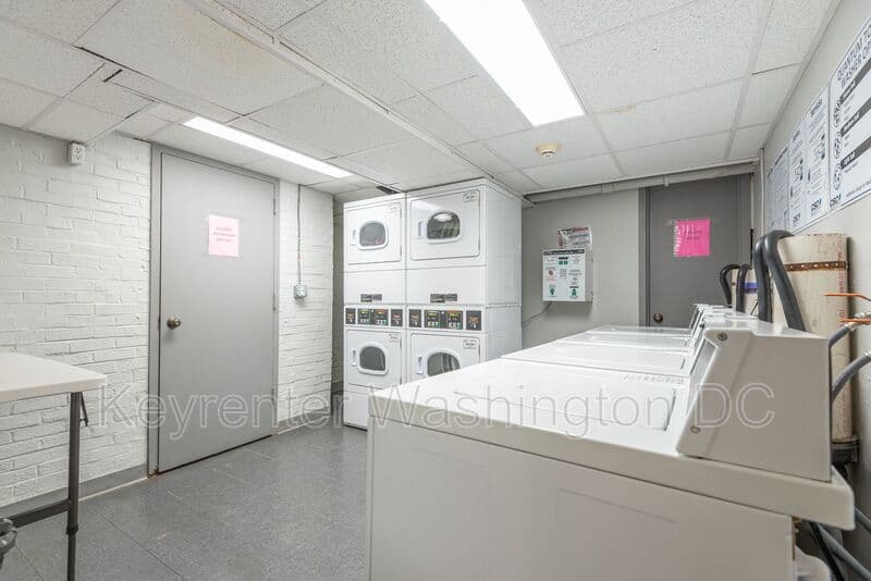 Washington Condo: 3010 Wisconsin Ave, NW