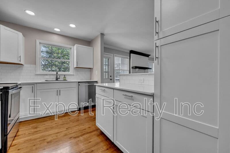 Alabaster House: 1064 Caribbean Circle