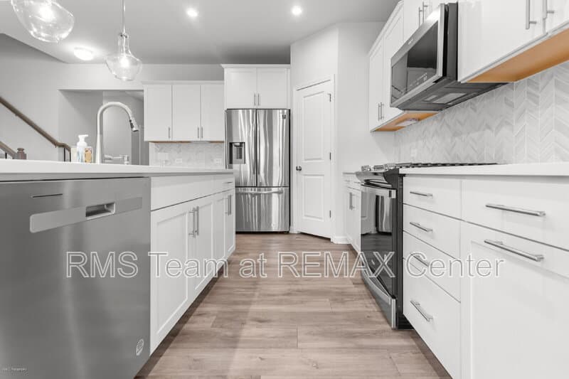 Auburn House: 1333 Maston Rd