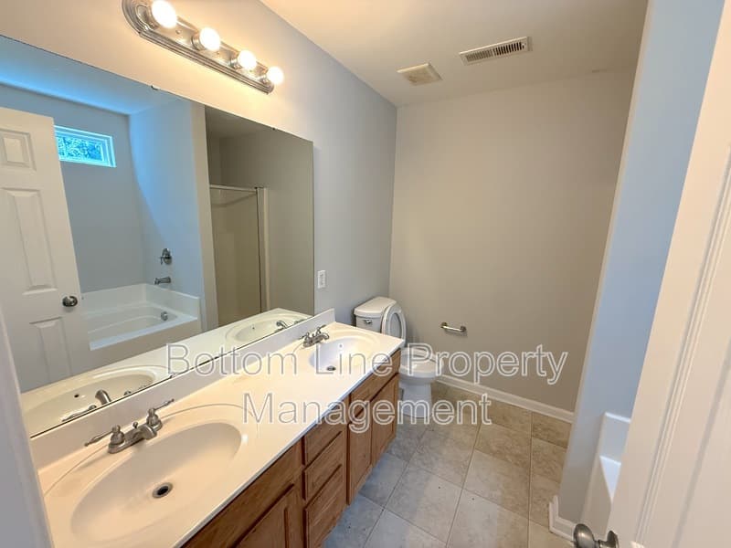 Charlotte House: 1320 Ben Livingston Rd