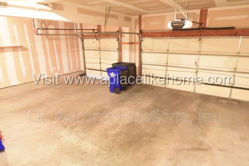 Olathe House: 22413 W 113th Ter