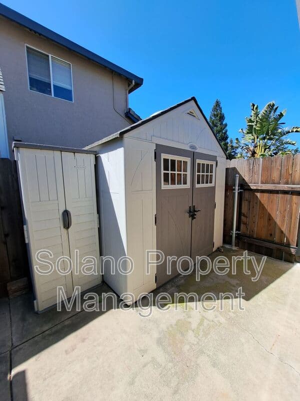 Vacaville House: 354 Bradley Dr.