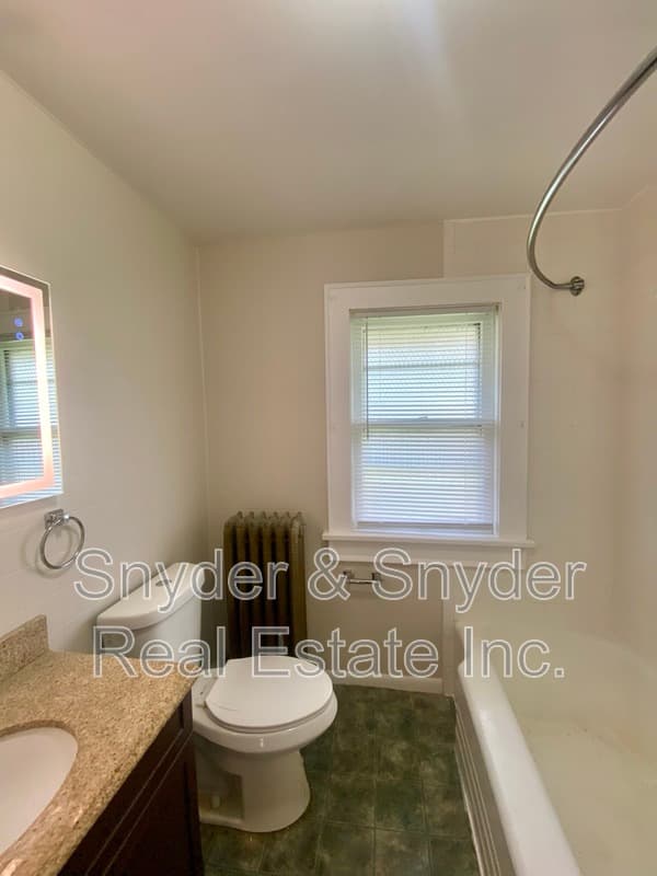 Akron House: 179 Oakdale Avenue