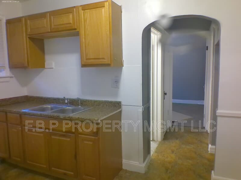Detroit Condo: 3831 Waverly St