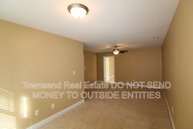 Fayetteville House: 2210 Westdale Dr