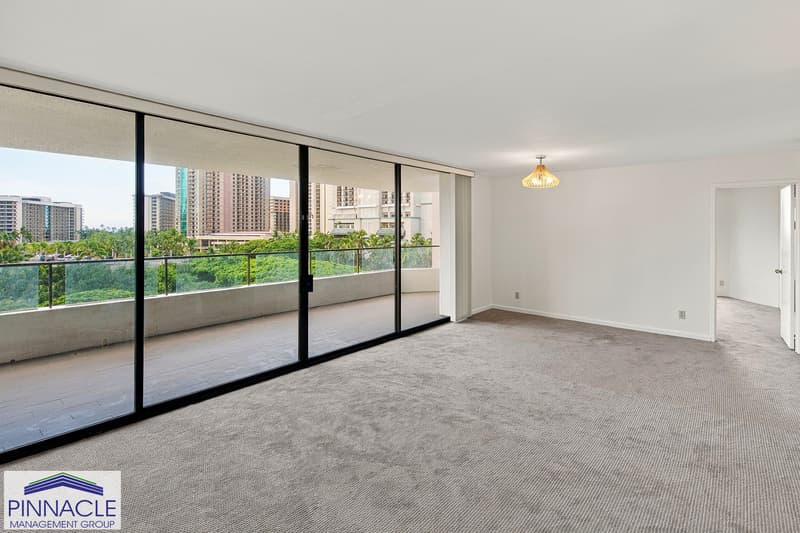Honolulu Condo: 1910 Ala Moana Blvd 7B
