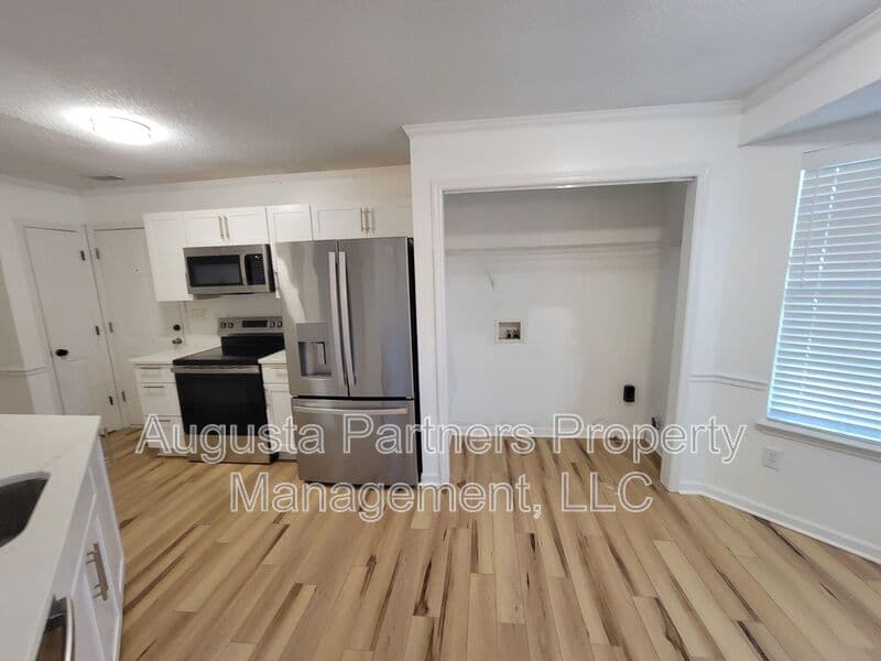 Hephzibah House: 2312 Perot Drive