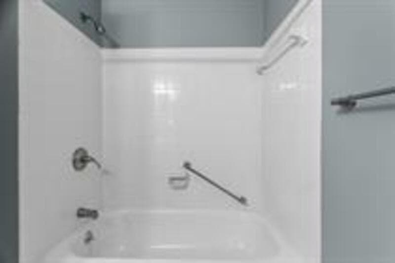 Lee's Summit Condo: 5 NW O'Brien Rd - 16