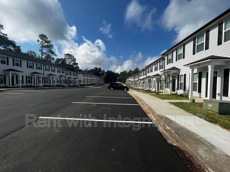 Tallahassee House: 2202 Del Carmel Way