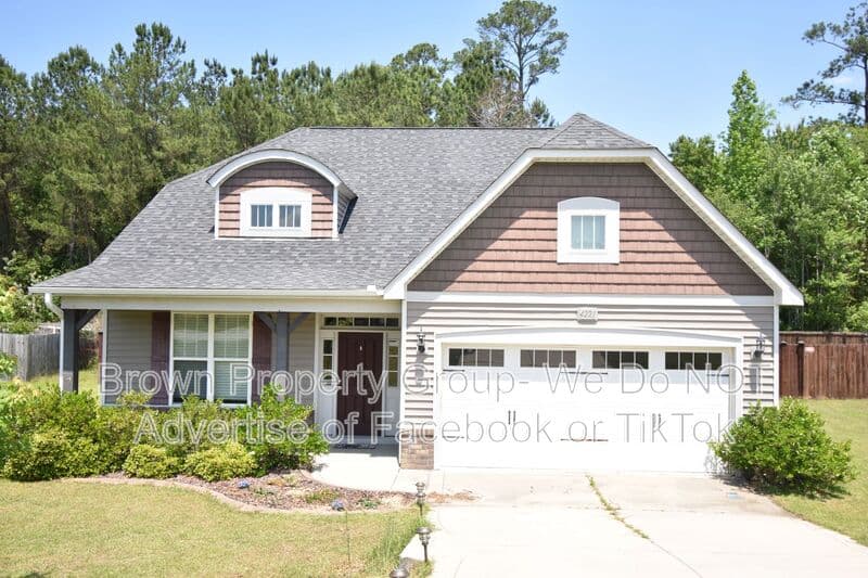 Fayetteville House: 4221 Raccoon Path