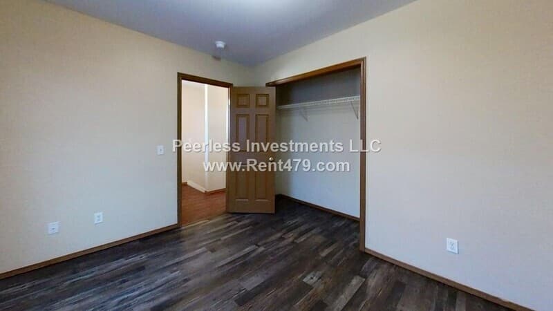 Springdale Condo: 1043-B Vale St