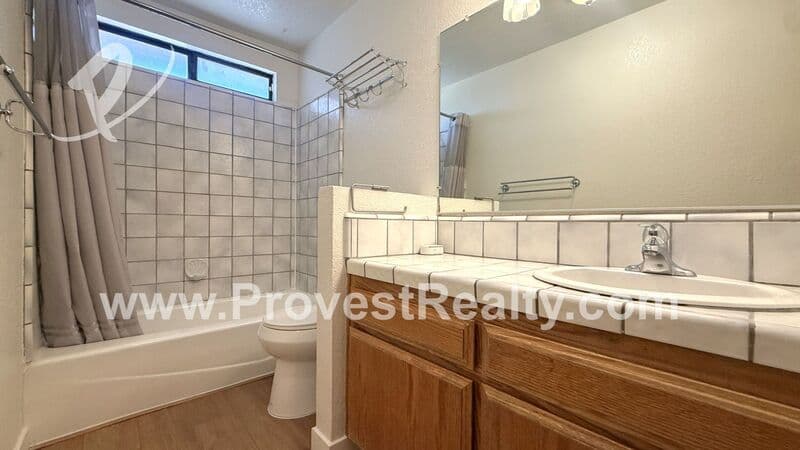 Victorville House: 13043 4th Ave