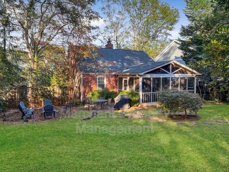 Greenville House: 111 W. Hillcrest Drive