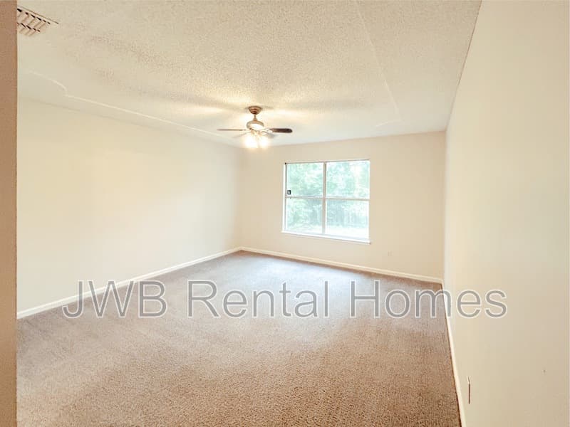 Orange Park House: 383 Turtle Dove Dr