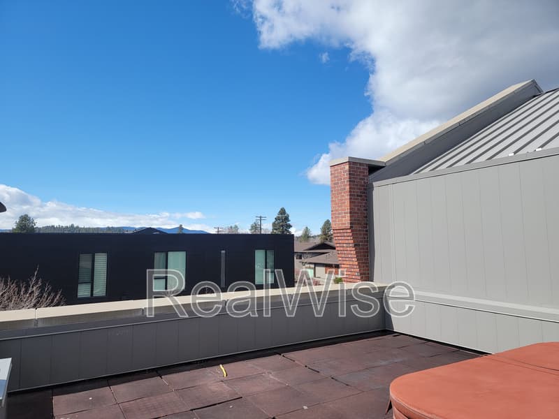 Bend Townhome: 16 SW Wall St
