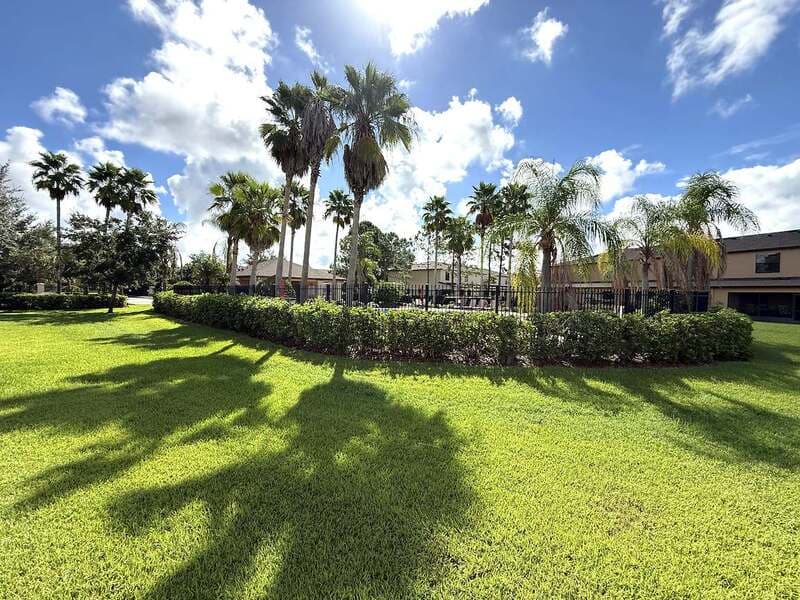 Brandon Townhome: 2516 Oleander Lakes Drive