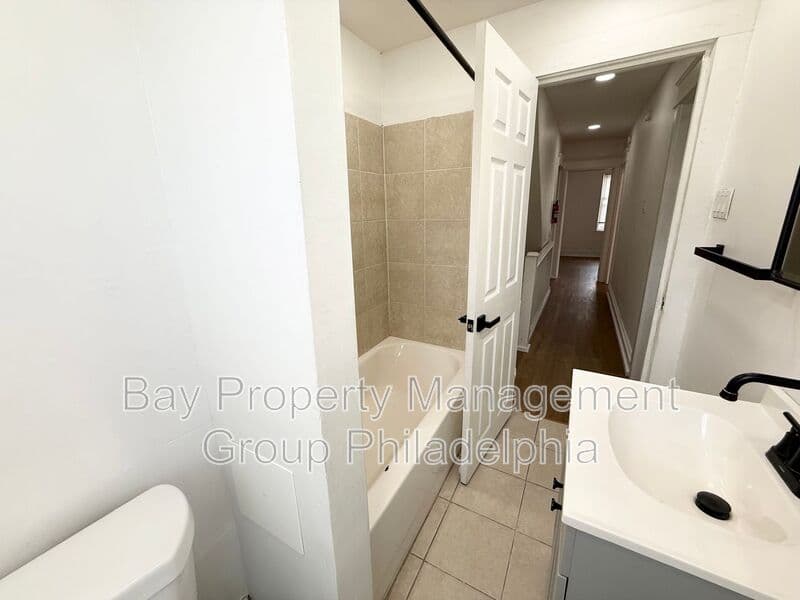 East Lansdowne Condo: 171 Lewis Ave