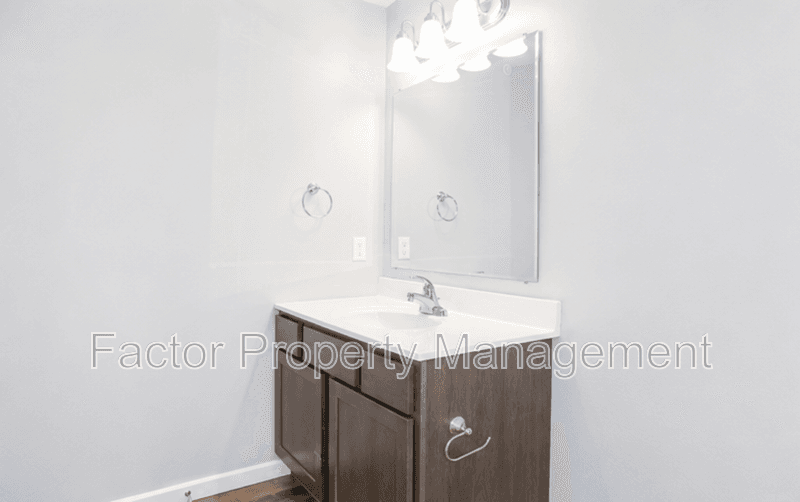 Belle Plaine Condo: 561 Elk Street South