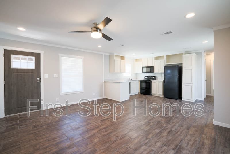 Greenville House: 133 Appaloosa Dr