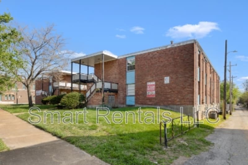 St. Louis Condo: 3112 Arsenal Street - 9
