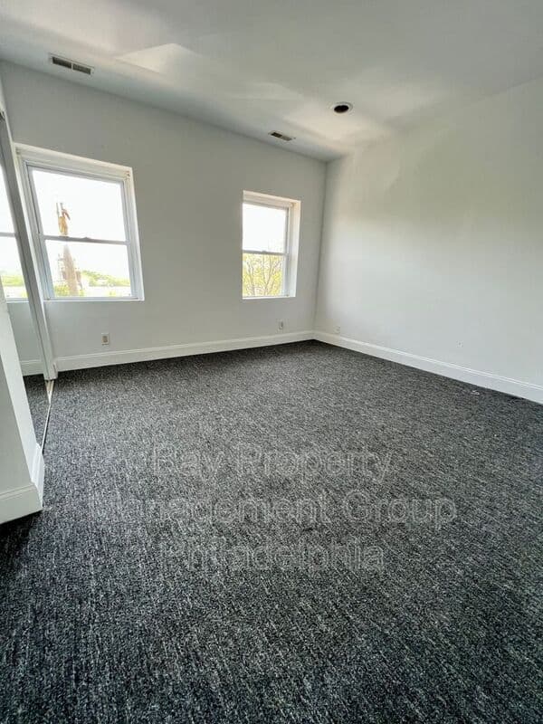 Philadelphia House: 412 N 32nd St