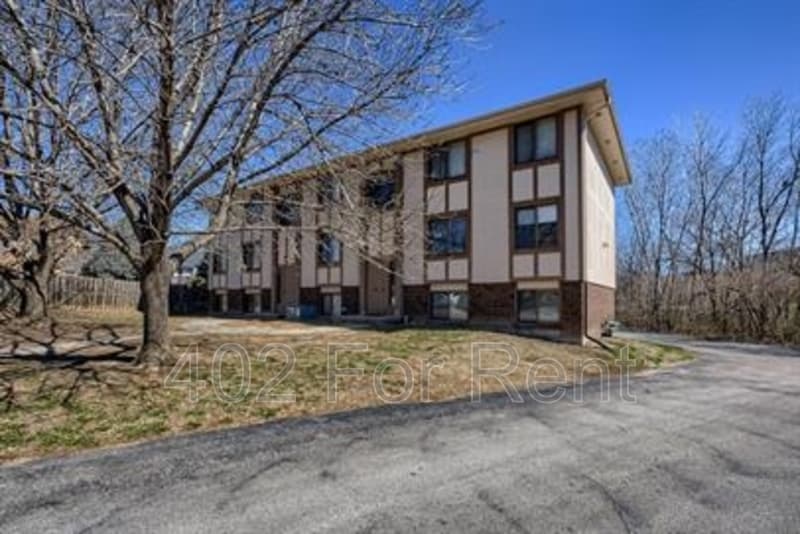 Omaha Condo: 8005 South 48th Avenue - 2