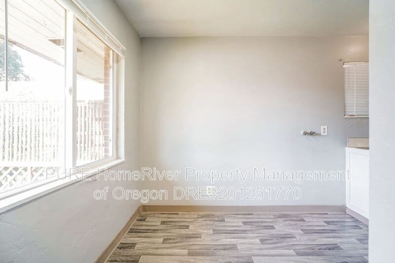 Hillsboro House: 1049 SE Walnut St.