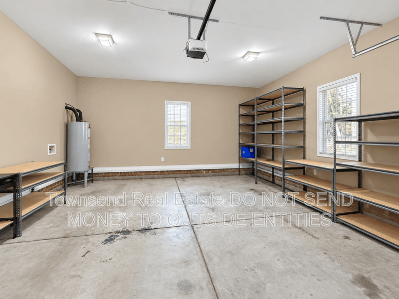 Fayetteville House: 3212 Nottinghill Rd.