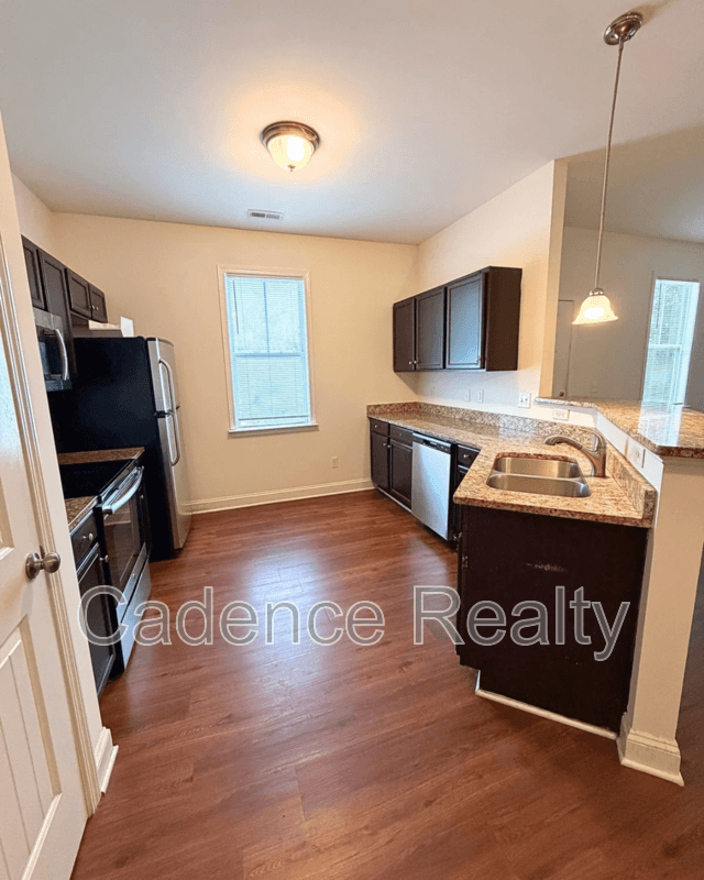 Wilmington House: 4908 Maple Avenue