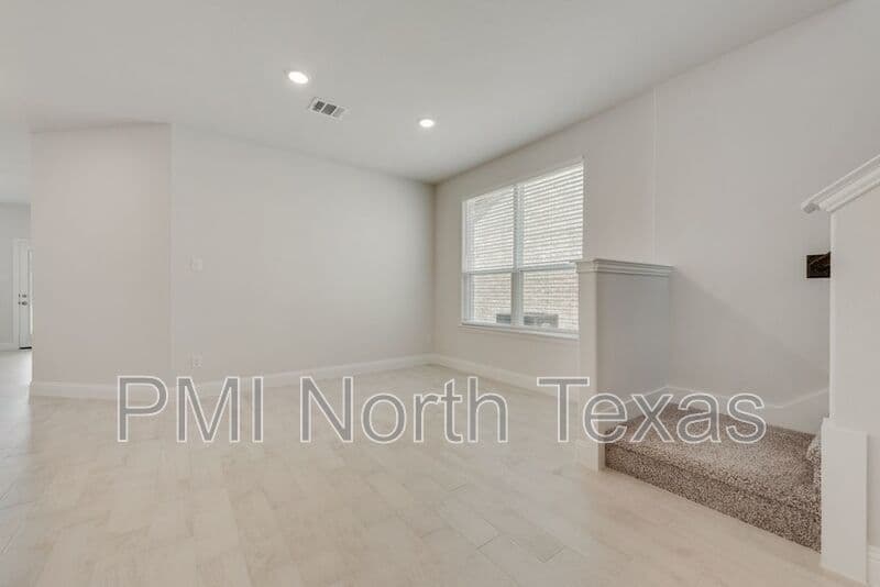 Princeton House: 3004 Isla Terrace