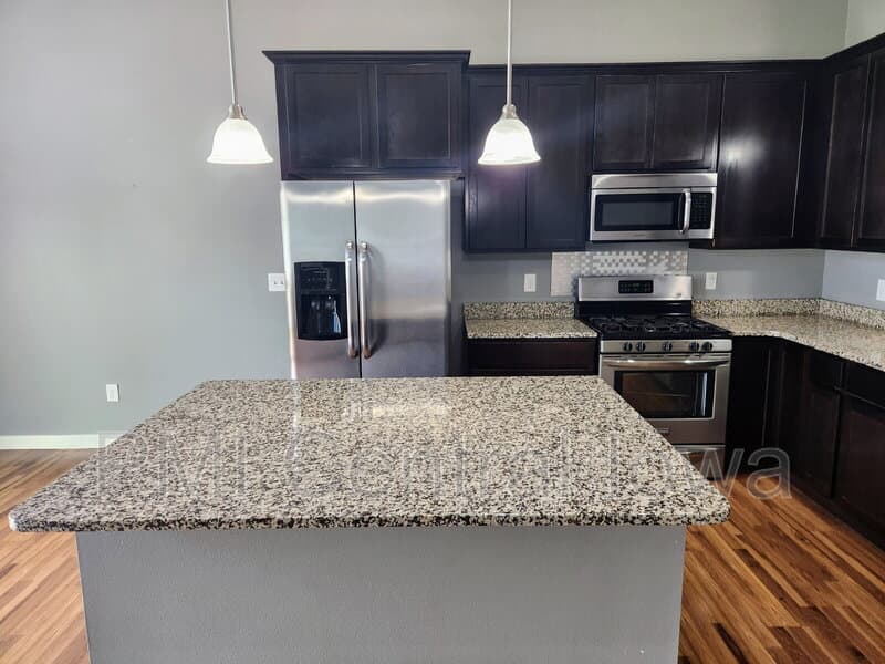 West Des Moines Townhome: 186 79th Street