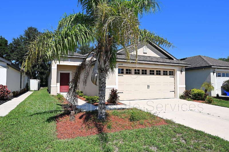 Lakeland House: 2238 Caspian Dr