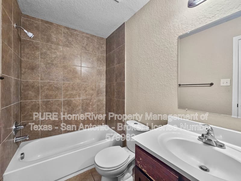 San Antonio House: 6322 Attucks Ln