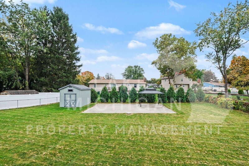 Jenison House: 1652 Oakbrook Drive
